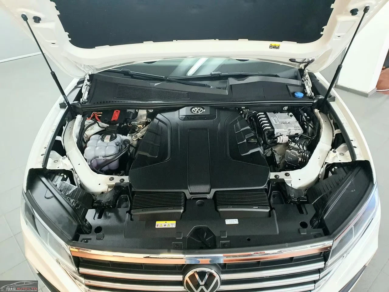 VW Touareg 3.0TDI/V6/231HP/4MOTION/ACC/LED/NAVI/L.ASSIST/279f - изображение 6