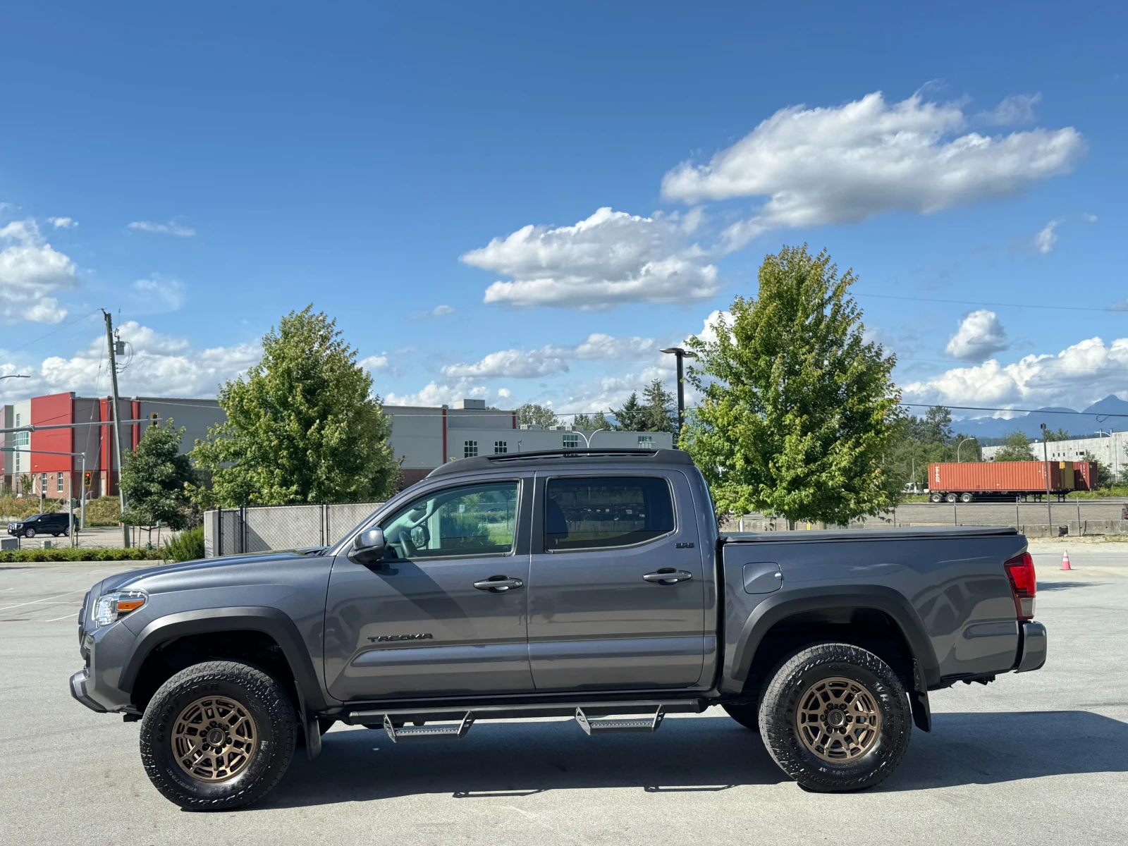Toyota Tacoma * * DOUBLE CAB SB * * * CARFAX * * АВТО КРЕДИТ * * - изображение 3