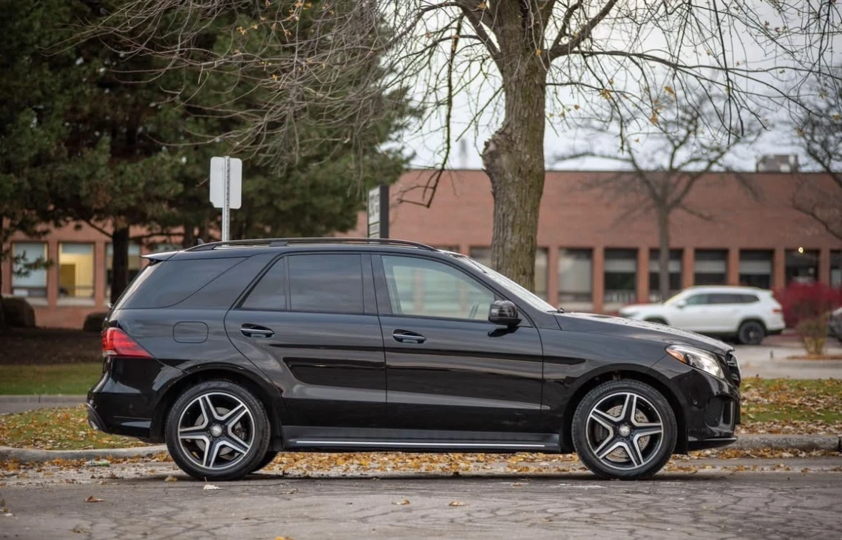 Mercedes-Benz GLE 400 * * AMG PACK* * CARFAX* * АВТОКРЕДИТ* *  - изображение 4