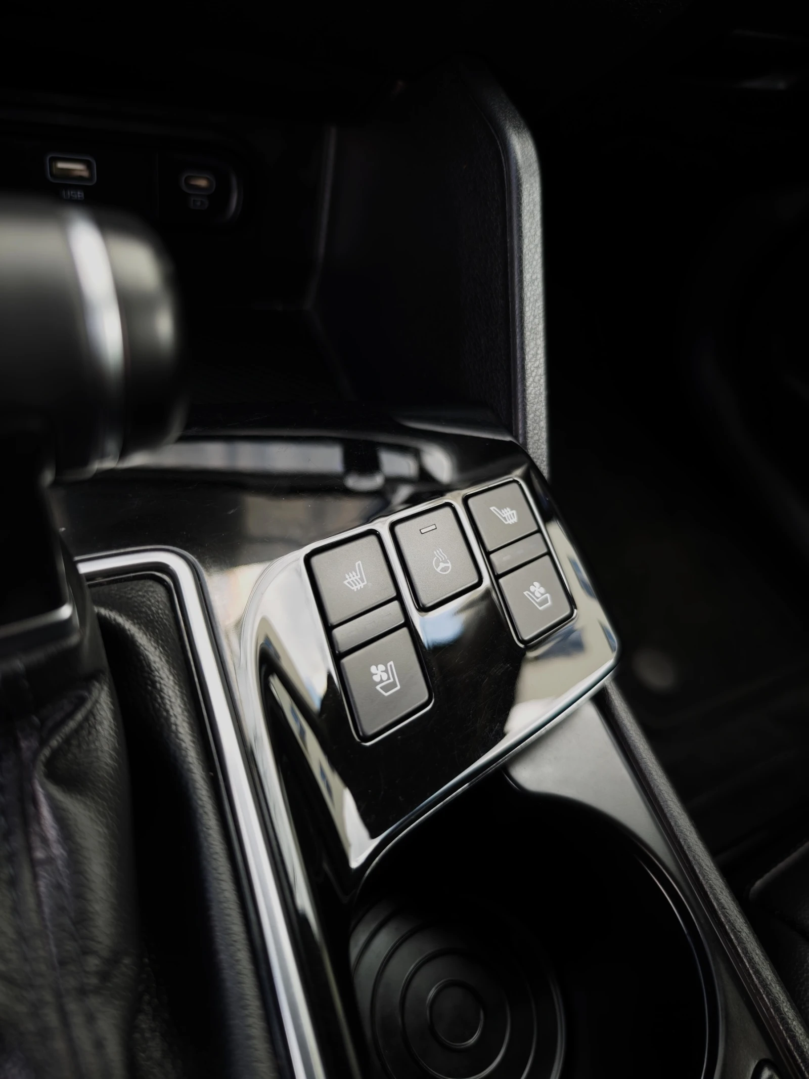 Kia Sportage 2.0 CRDI, снимка 16 - Автомобили и джипове - 53738205