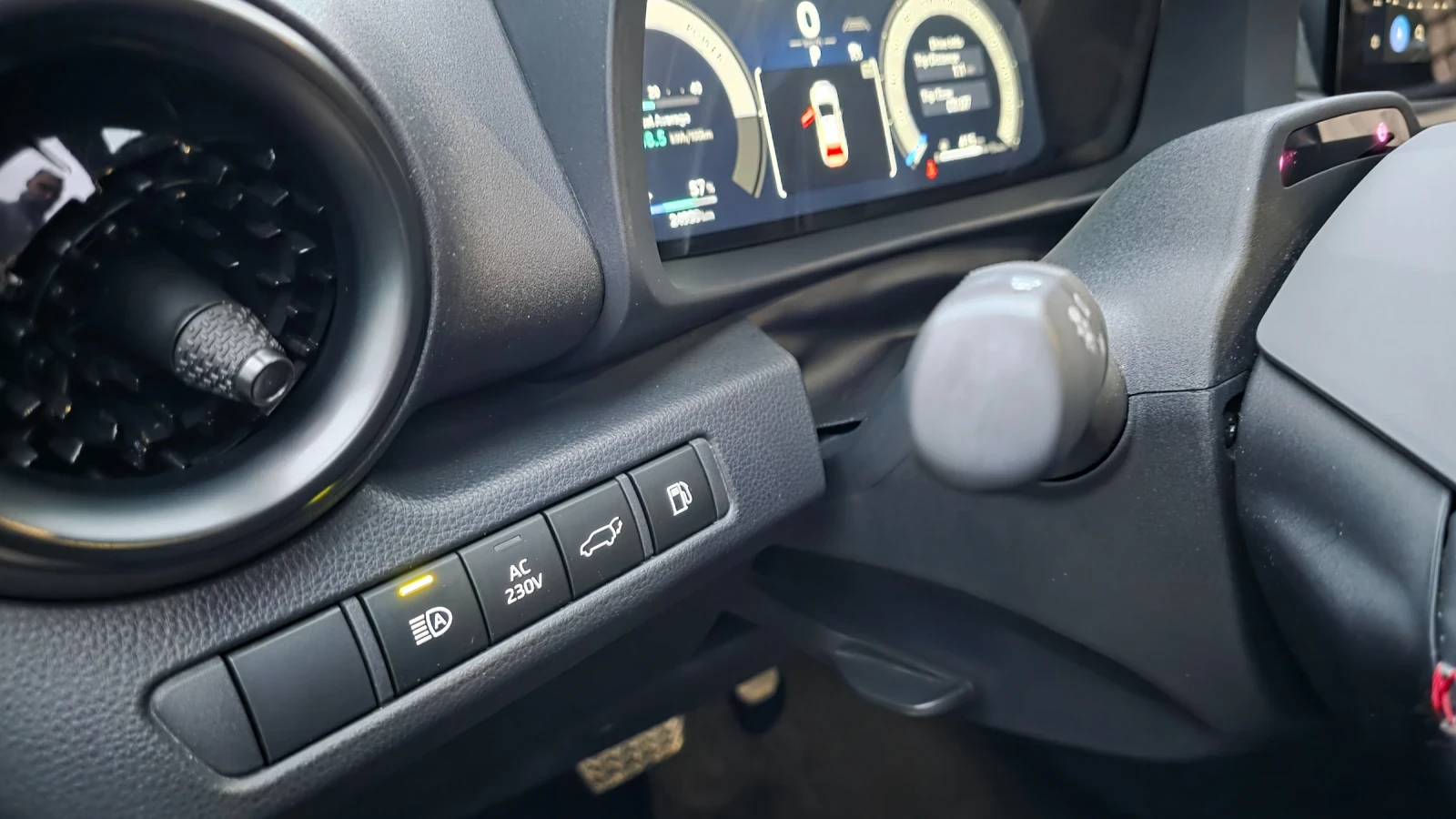 Toyota C-HR 223Hp/GR Plug-in/360* /Head up/230V/20, снимка 7 - Автомобили и джипове - 54208371