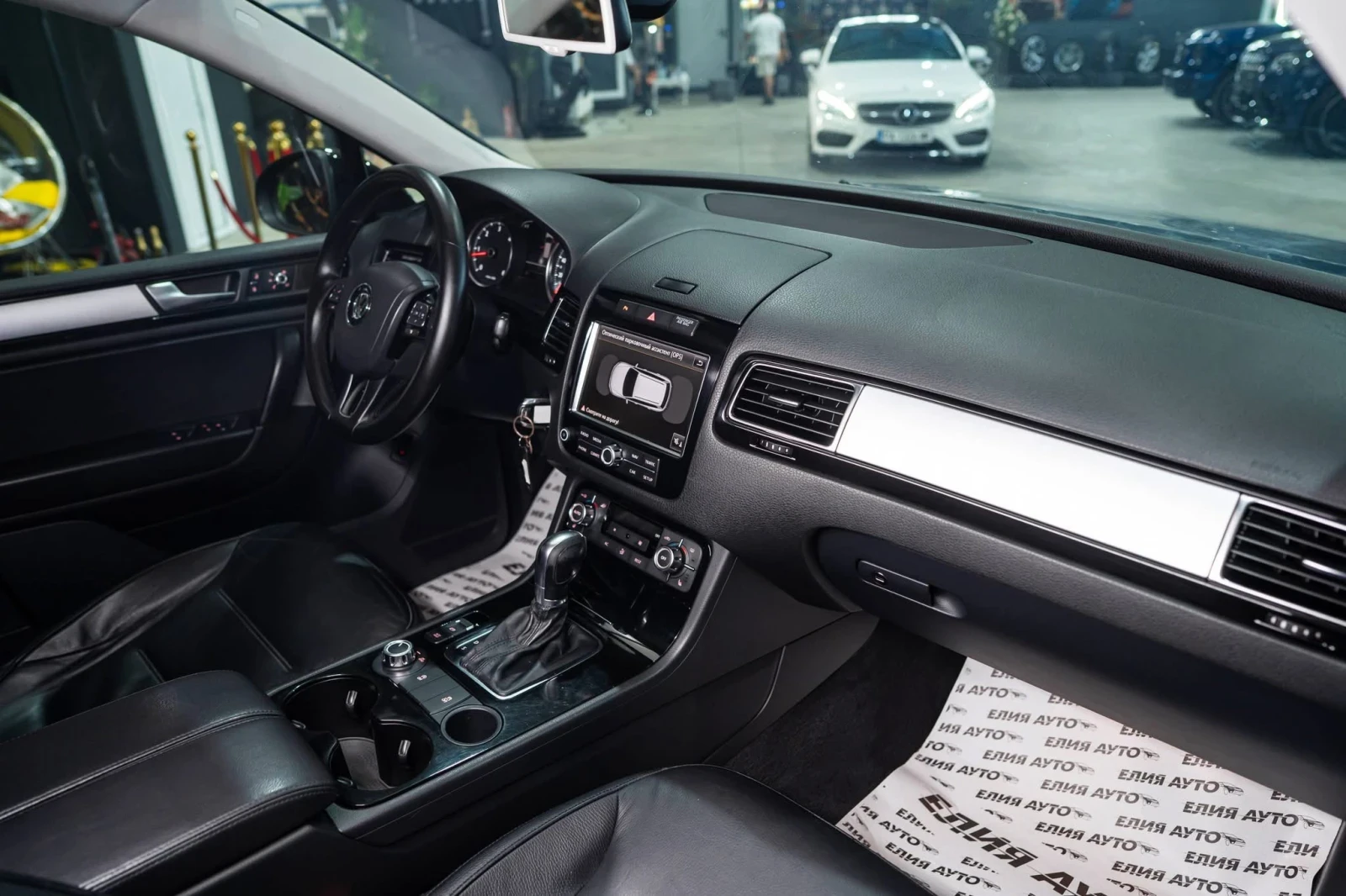 VW Touareg 3.0TDI 4MOTION LED NAVI ЛИЗИНГ 100%, снимка 11 - Автомобили и джипове - 55384782