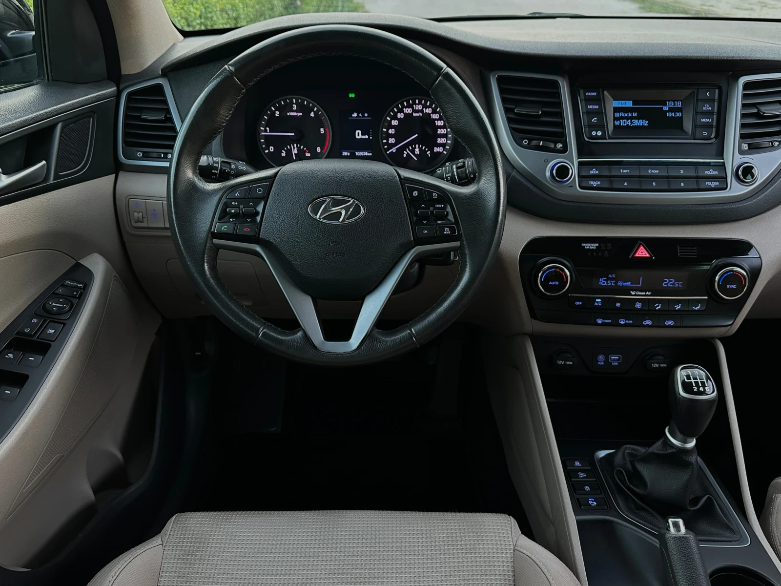 Hyundai Tucson 1.7 CRDI 102, 000 KM | ГАРАНЦИЯ, снимка 12 - Автомобили и джипове - 55482572