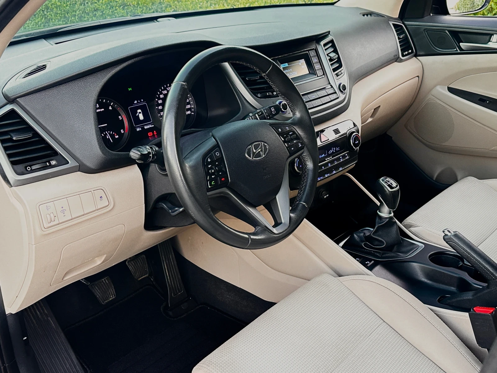Hyundai Tucson 1.7 CRDI 102, 000 KM | ГАРАНЦИЯ, снимка 10 - Автомобили и джипове - 55482572