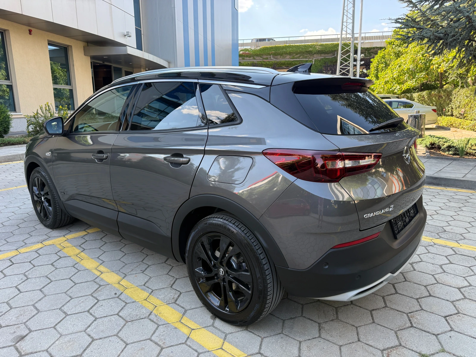 Opel Grandland X 1.6* PLUG-IN HYBRID* 4x4* СЕРВИЗНА ИСТОРИЯ* , снимка 6 - Автомобили и джипове - 55537743