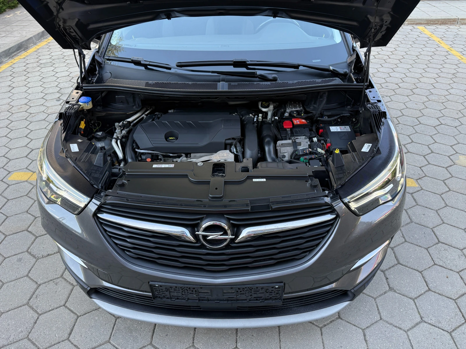 Opel Grandland X 1.6* PLUG-IN HYBRID* 4x4* СЕРВИЗНА ИСТОРИЯ* , снимка 13 - Автомобили и джипове - 55537743