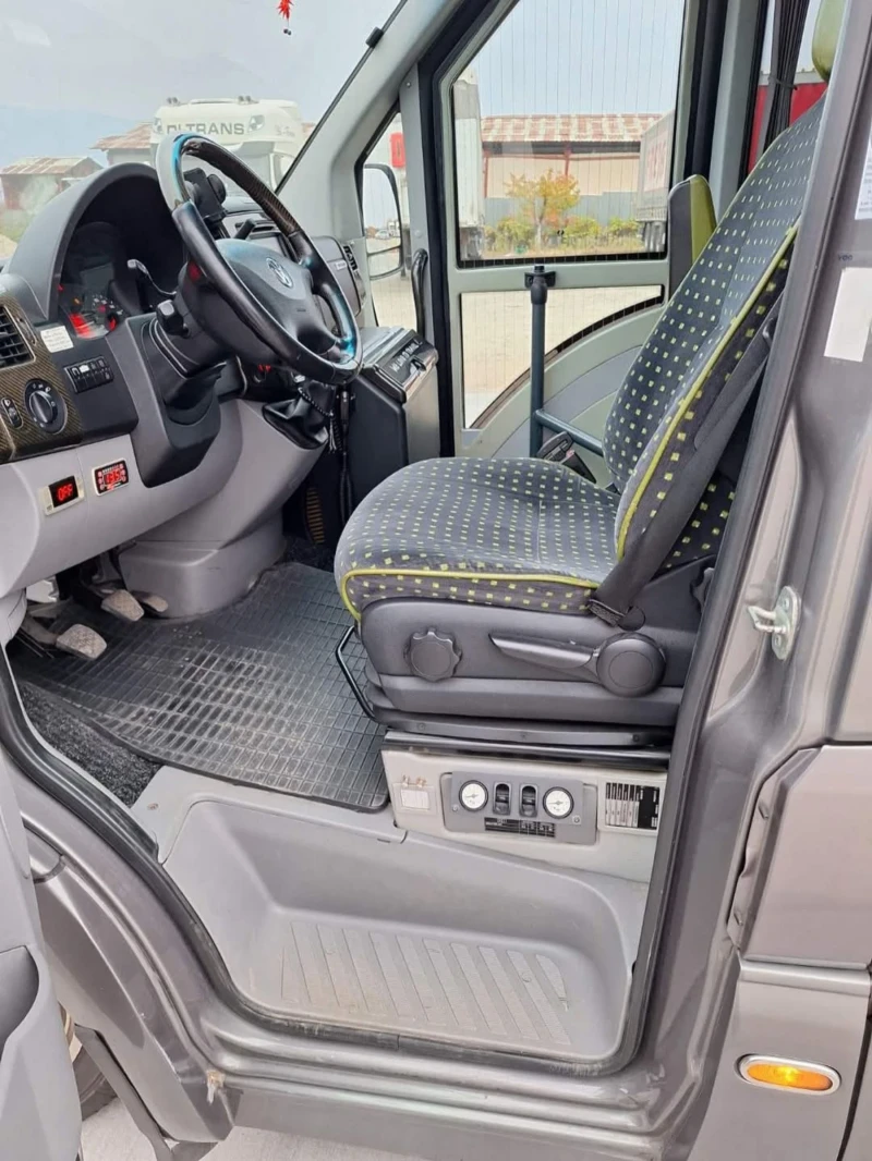 VW Crafter, снимка 7 - Бусове и автобуси - 48631515