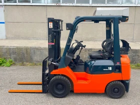 Мотокар Toyota 1.8 Тона / Газ - Бензин / Климатик / Изравнител, снимка 2