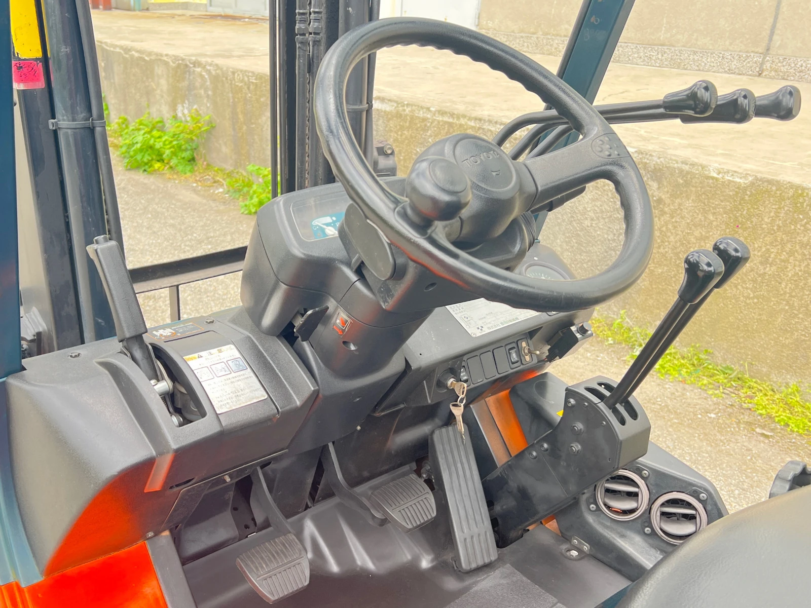  Toyota 1.8  /  -  /  /  | Mobile.bg   10