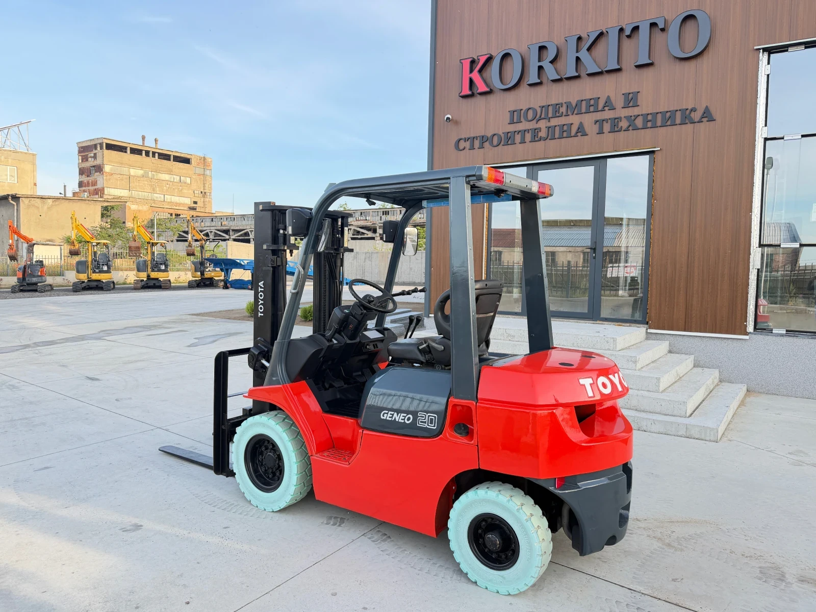 Мотокар Toyota 2 Тона / ИЗРАВНИТЕЛ и ПОЗИЦИОНЕР / ПЕРФЕКТЕН, снимка 3 - Индустриална техника - 53631991