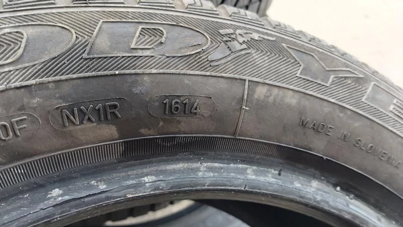 Гуми Зимни 205/55R16, снимка 7 - Гуми и джанти - 27725768