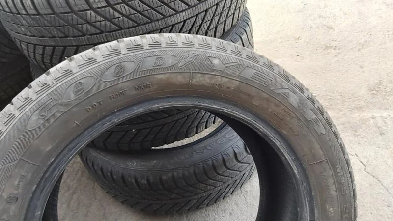 Гуми Зимни 205/55R16, снимка 5 - Гуми и джанти - 27725768