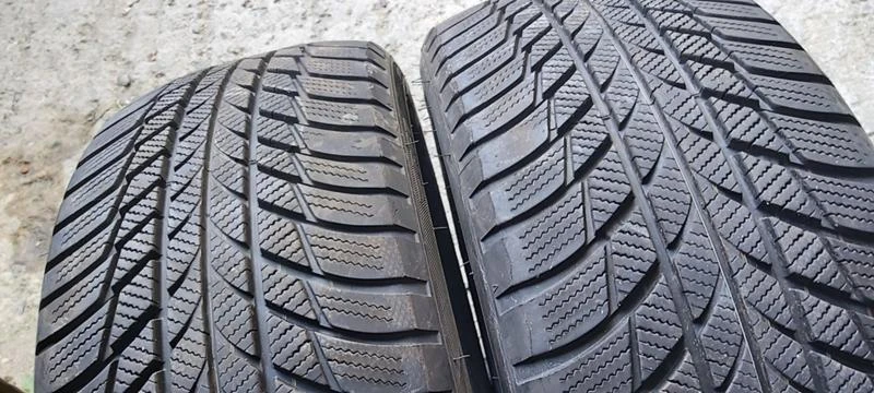 Гуми Зимни 225/45R18, снимка 2 - Гуми и джанти - 34707547