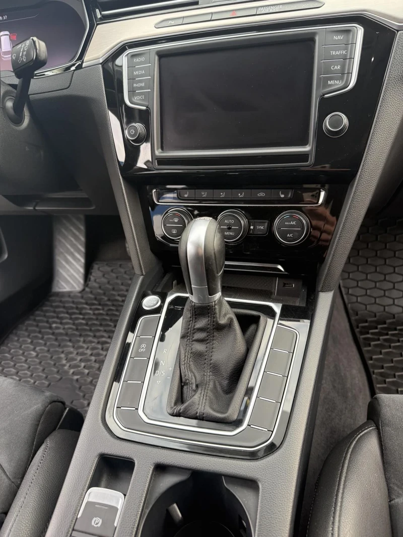 VW Passat B8, снимка 12 - Автомобили и джипове - 52602069
