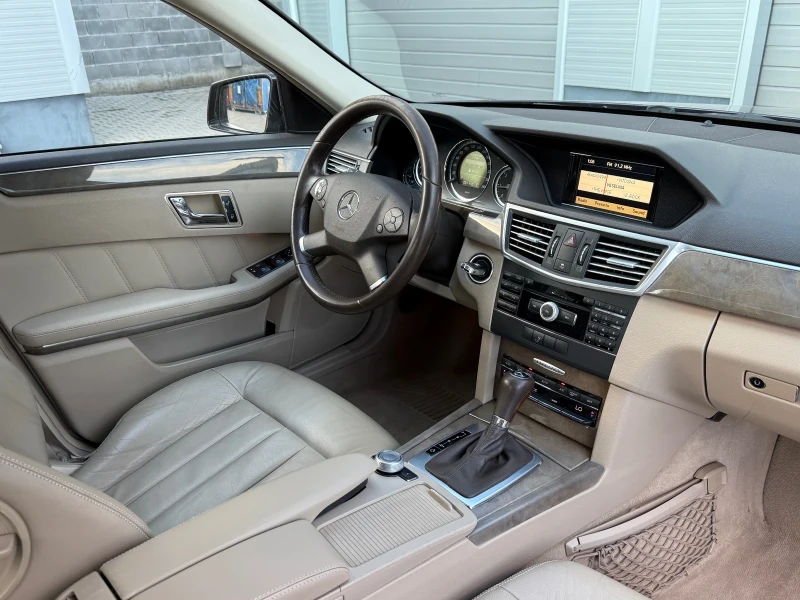 Mercedes-Benz E 220 D* ELEGANCE* TOP* ЛИЗИНГ, снимка 11 - Автомобили и джипове - 51945522