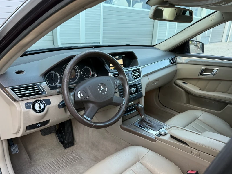 Mercedes-Benz E 220 D* ELEGANCE* TOP* ЛИЗИНГ, снимка 7 - Автомобили и джипове - 51945522