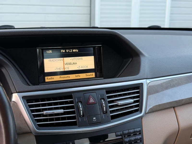 Mercedes-Benz E 220 D* ELEGANCE* TOP* ЛИЗИНГ, снимка 9 - Автомобили и джипове - 51945522