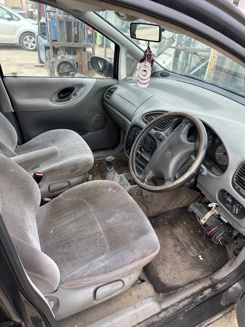 VW Sharan 1.9 TDI, снимка 5 - Автомобили и джипове - 52548576