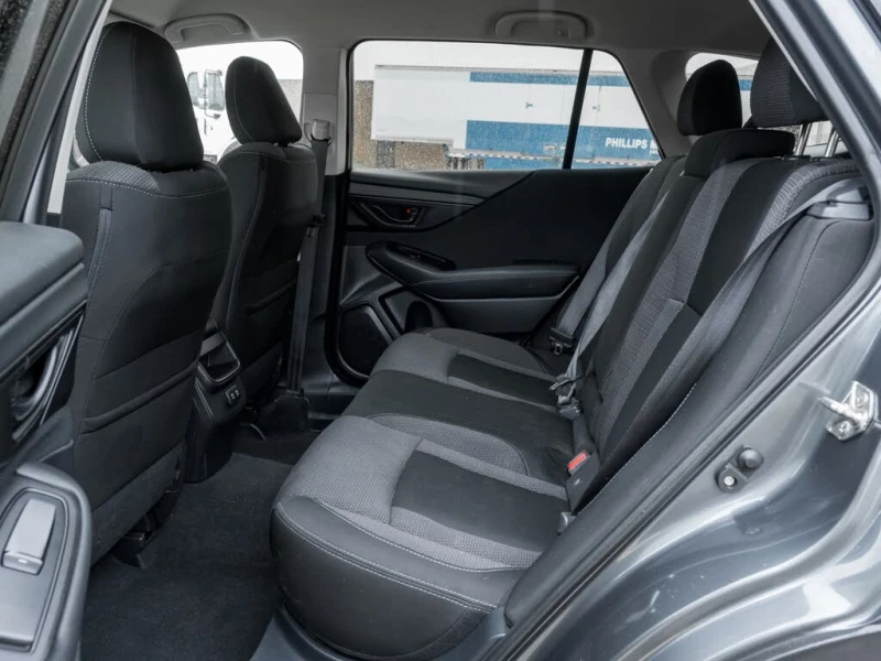 Subaru Outback Convenience* 4x4* Камера* Подгрев* CarPlay, снимка 16 - Автомобили и джипове - 52554841