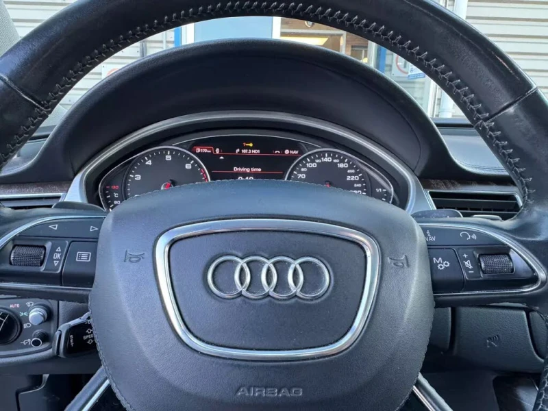 Audi A8 * АВТО КРЕДИТ* ЦЕНА ДО БГ * СЕРВИЗНА ИСТОРИЯ * , снимка 7 - Автомобили и джипове - 52578057