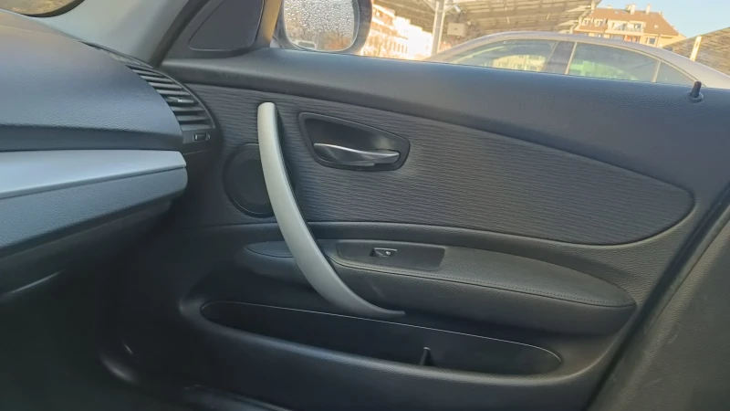 BMW 120 D Автоматик, снимка 8 - Автомобили и джипове - 52987263