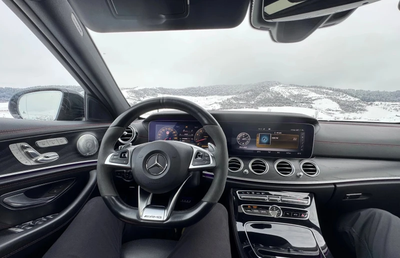 Mercedes-Benz E 43 AMG 4Matic, снимка 8 - Автомобили и джипове - 53517571