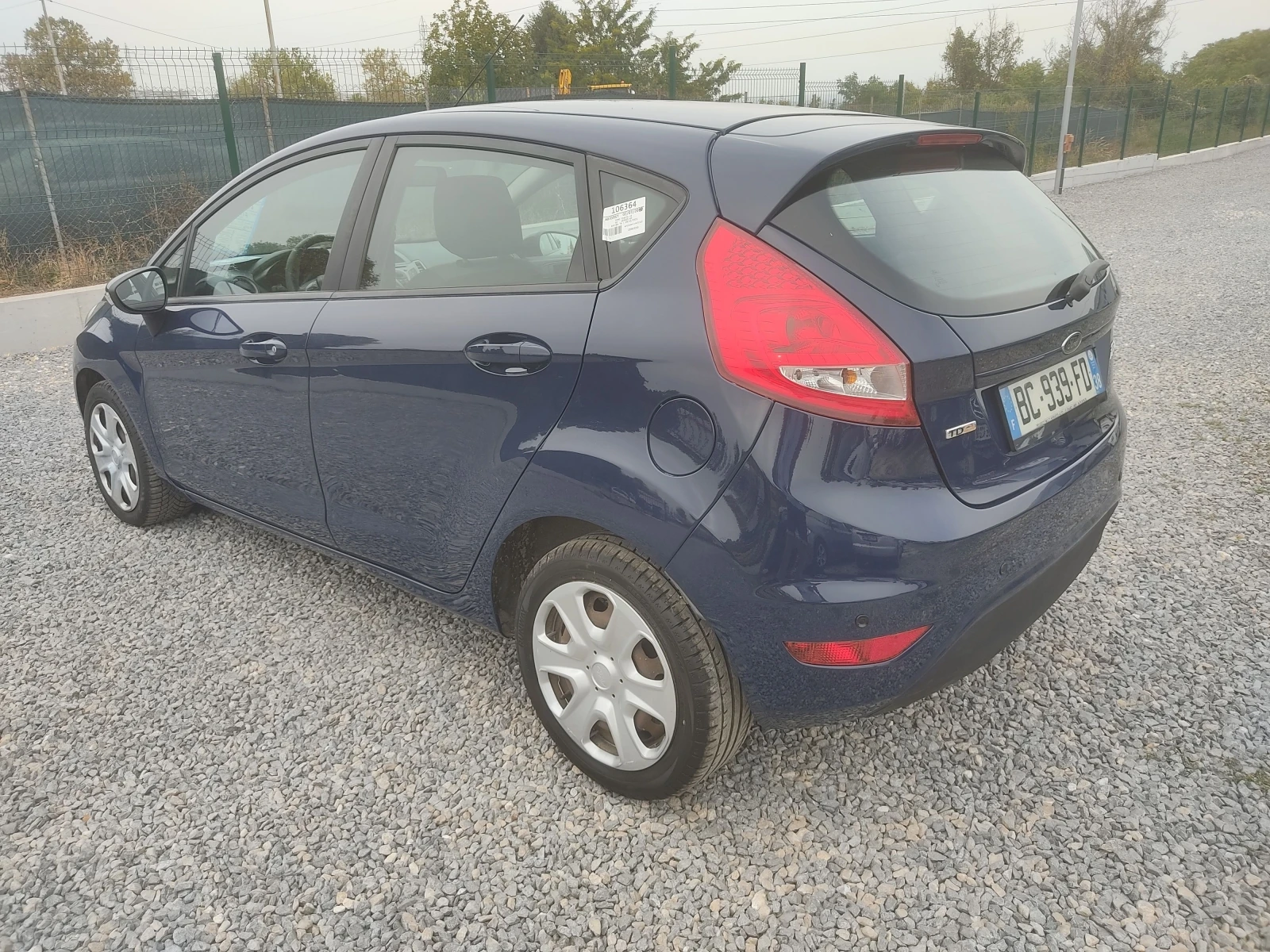 Ford Fiesta 1.4HDi/КЛИМАТРОНИК/70к.с - изображение 6