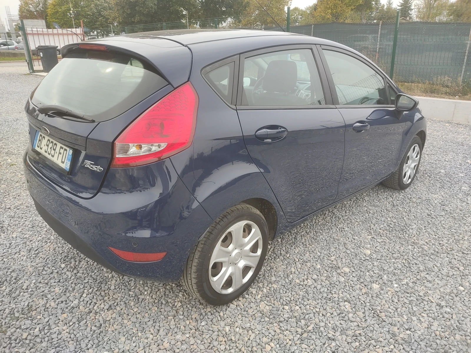 Ford Fiesta 1.4HDi/КЛИМАТРОНИК/70к.с - изображение 8