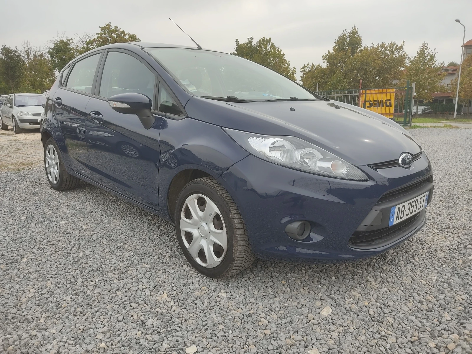 Ford Fiesta 1.4HDi/КЛИМАТРОНИК/70к.с - изображение 3