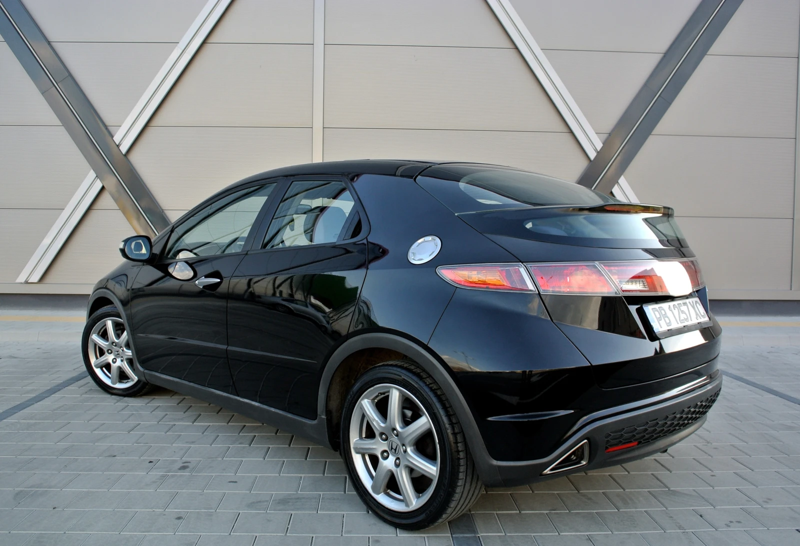 Honda Civic 1.8i-VTEC / АВТОМАТИК / SPORT* F1 ПЕРА / ISOFIX - изображение 7