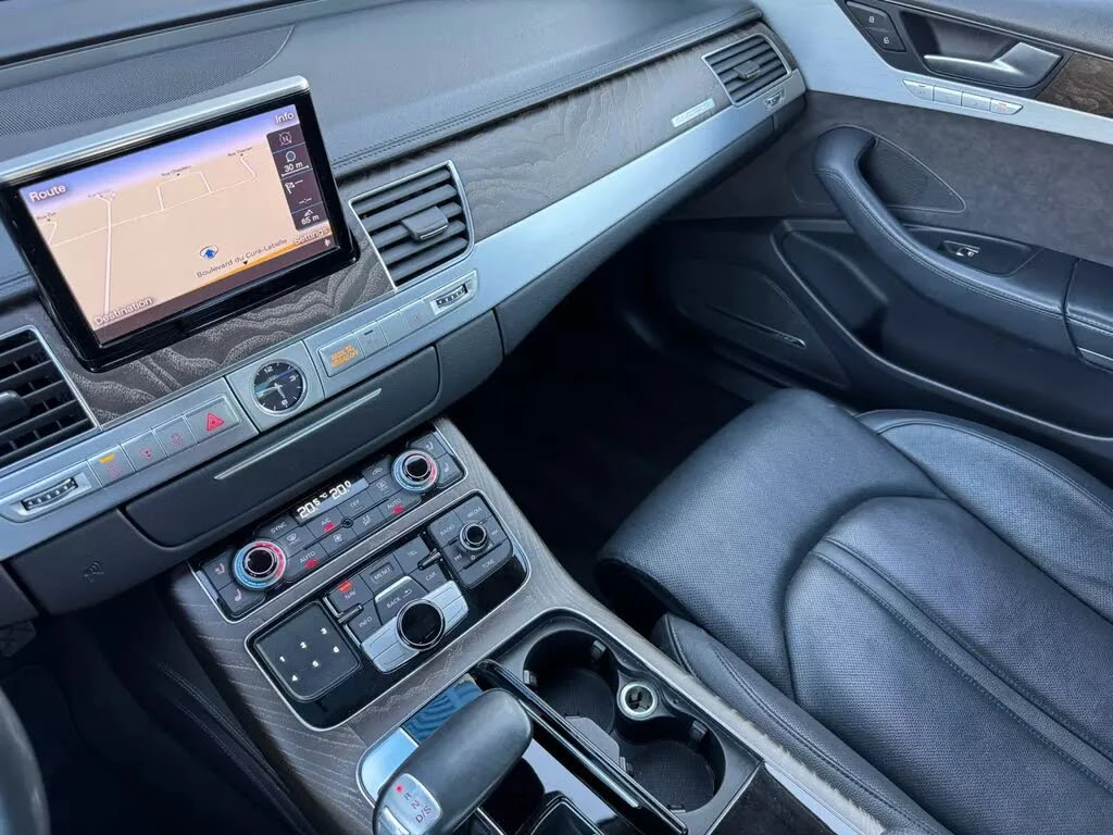 Audi A8 * АВТО КРЕДИТ* ЦЕНА ДО БГ * СЕРВИЗНА ИСТОРИЯ *  - изображение 10