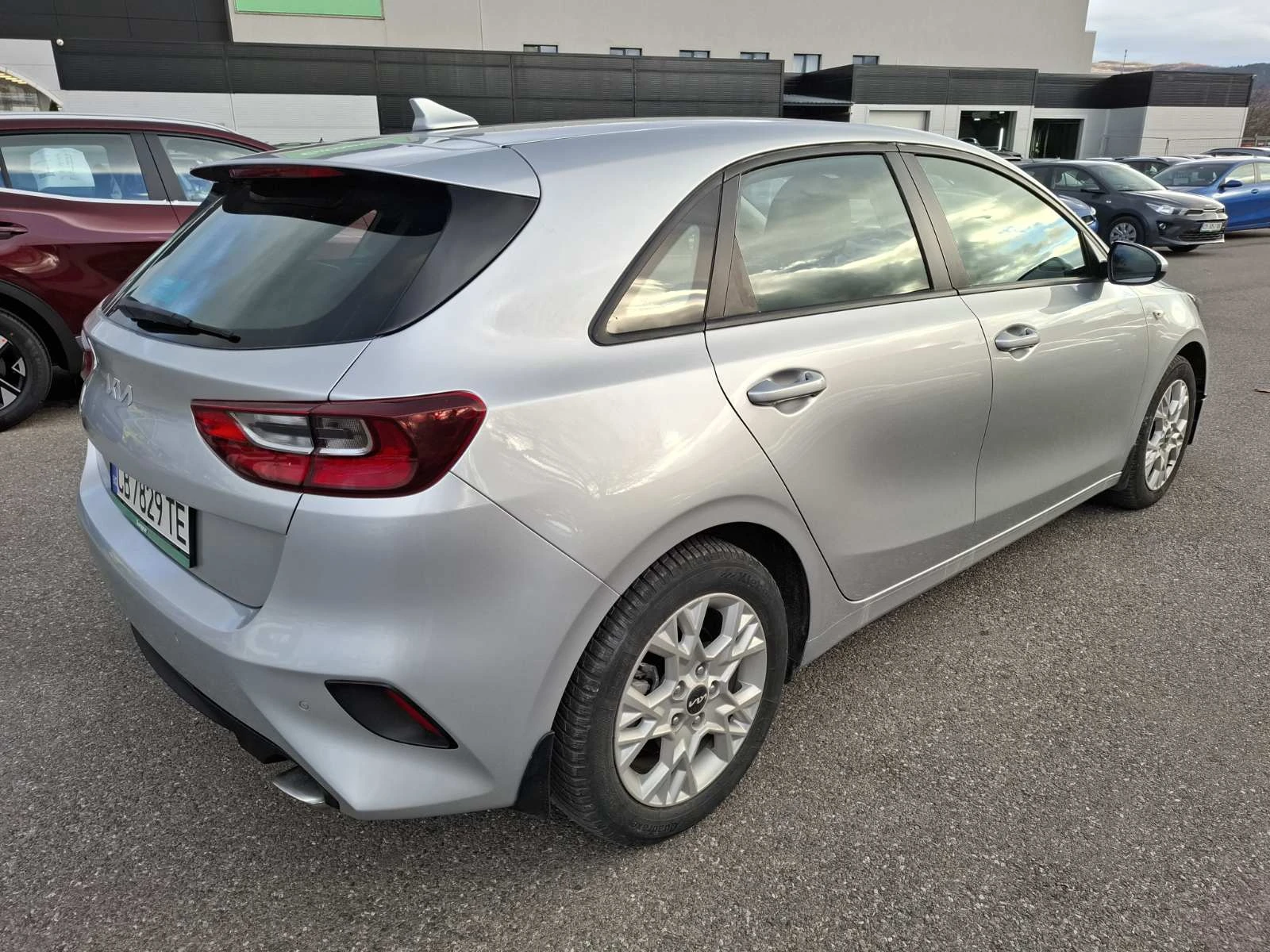 Kia Ceed 1.0 ТУРБО ГАРАНЦИЯ - изображение 4
