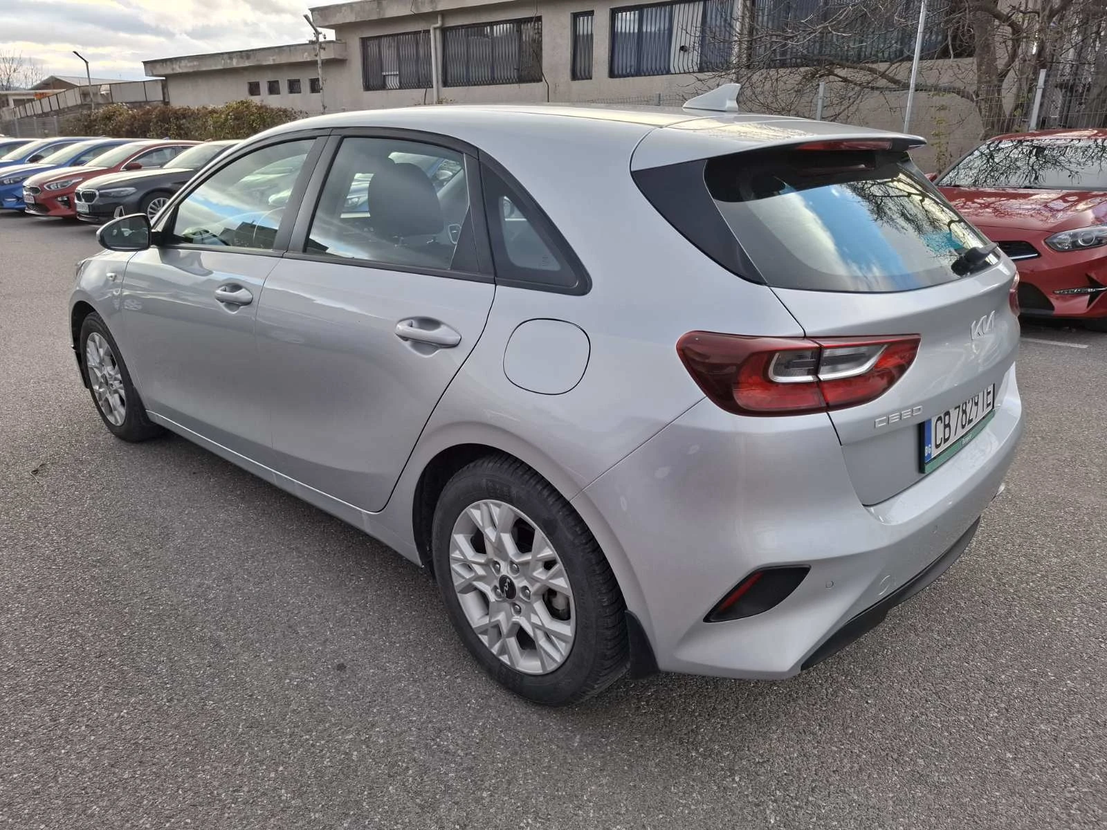 Kia Ceed 1.0 ТУРБО ГАРАНЦИЯ - изображение 6