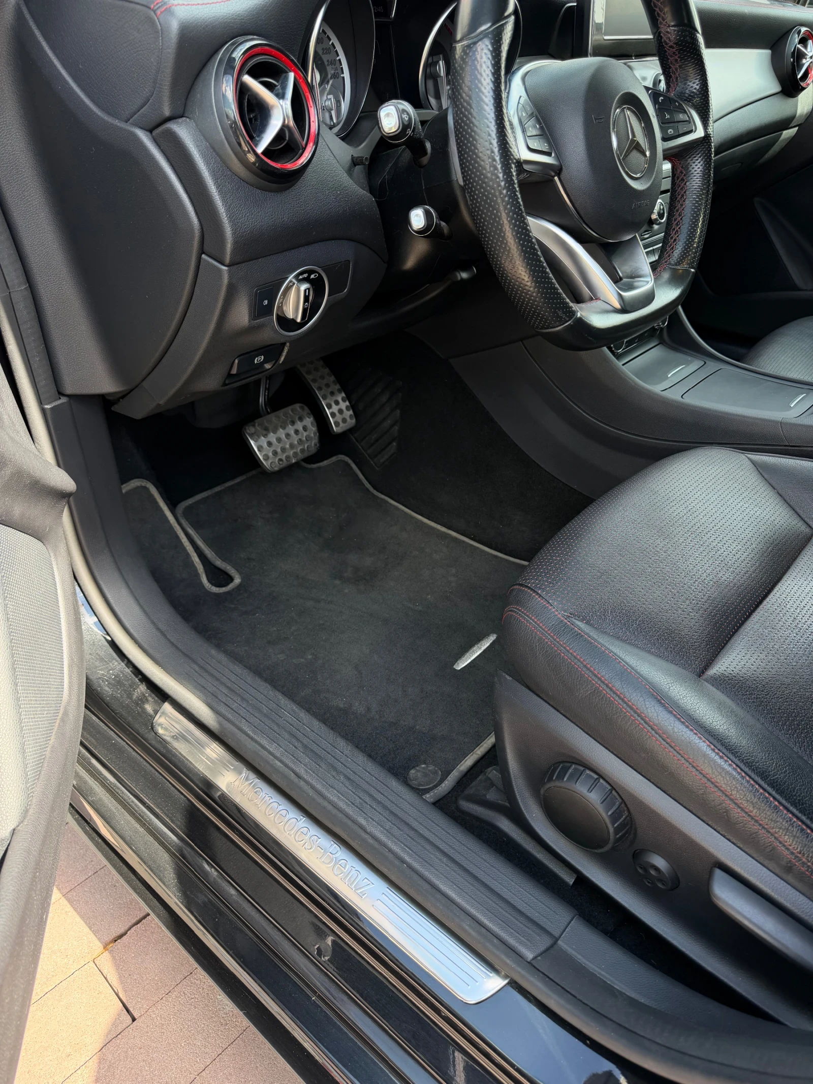 Mercedes-Benz CLA 250 Mercedes-Benz CLA250 4MATIC AMG SPORT, снимка 8 - Автомобили и джипове - 53989773