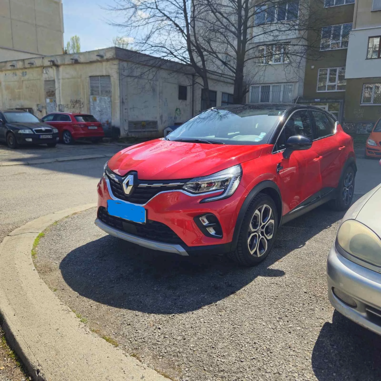 Renault Captur, снимка 2 - Автомобили и джипове - 54754700