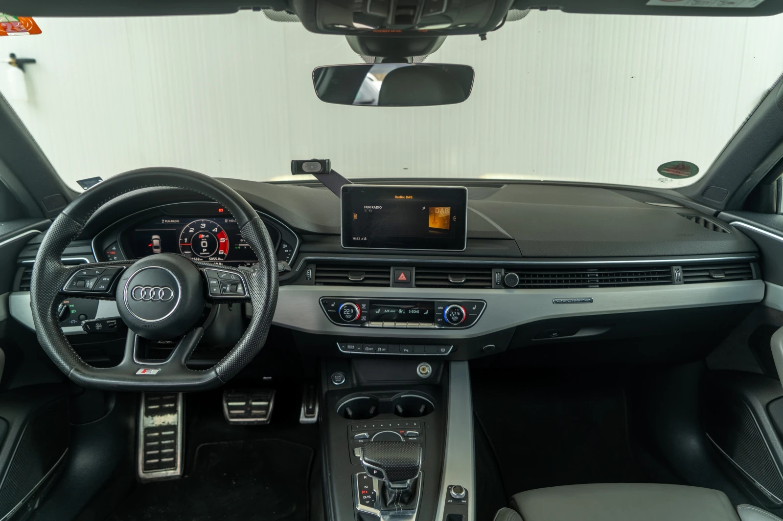 Audi A4 3.0TDI = QUATTRO = S-LINE = BBS = FULL = ЛИЗИНГ, снимка 7 - Автомобили и джипове - 54461432