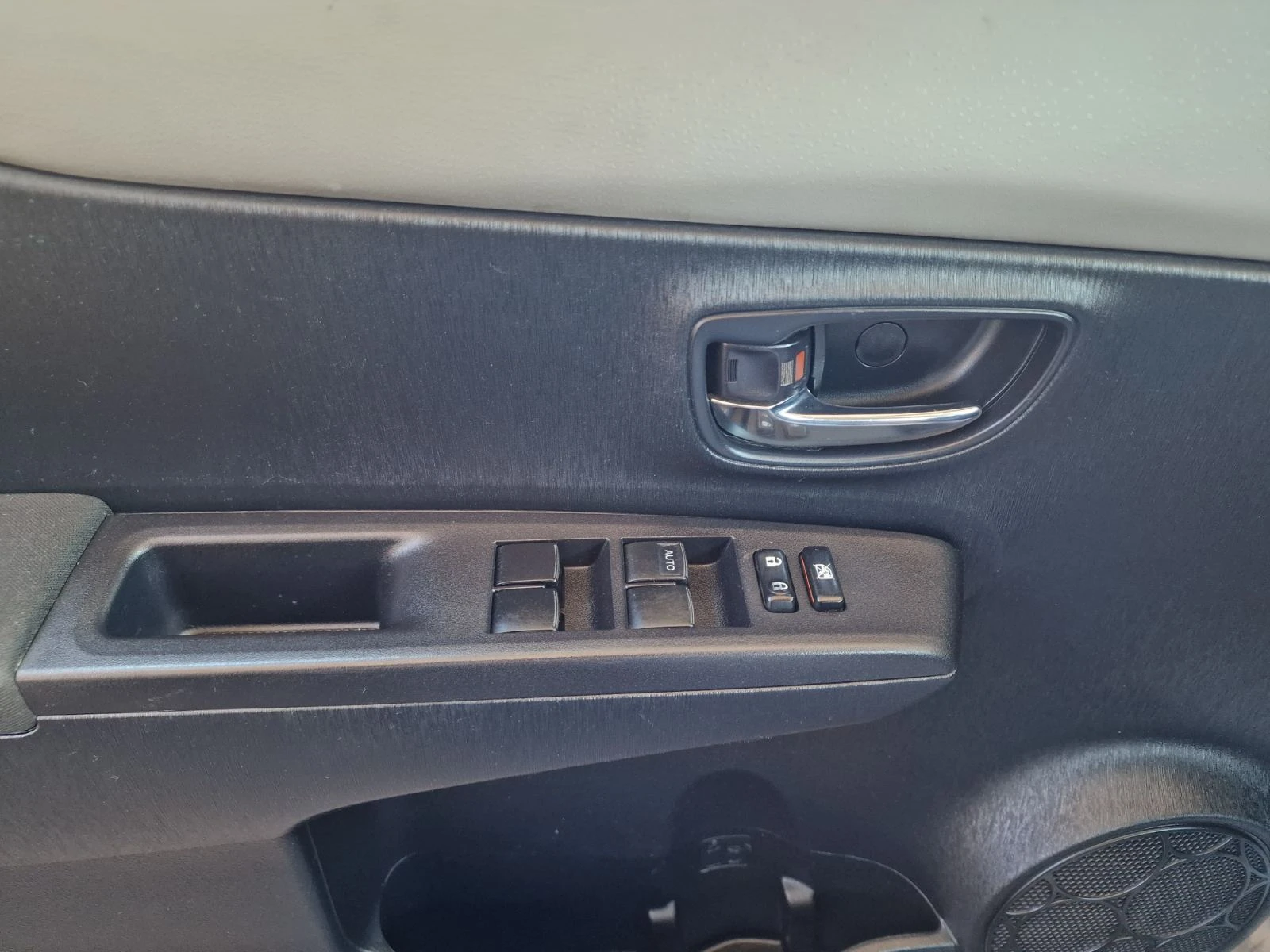 Toyota Yaris 1.4D4D-NAVI-CAMERA, снимка 12 - Автомобили и джипове - 54681691