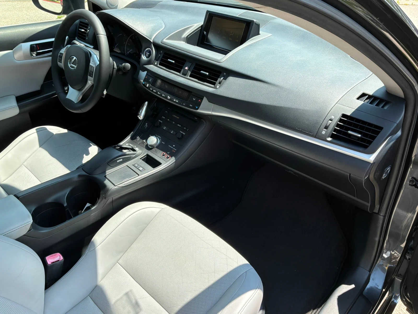 Lexus CT 200h 1.8h 134к.с luxury NAVI Кожа, снимка 16 - Автомобили и джипове - 54873049
