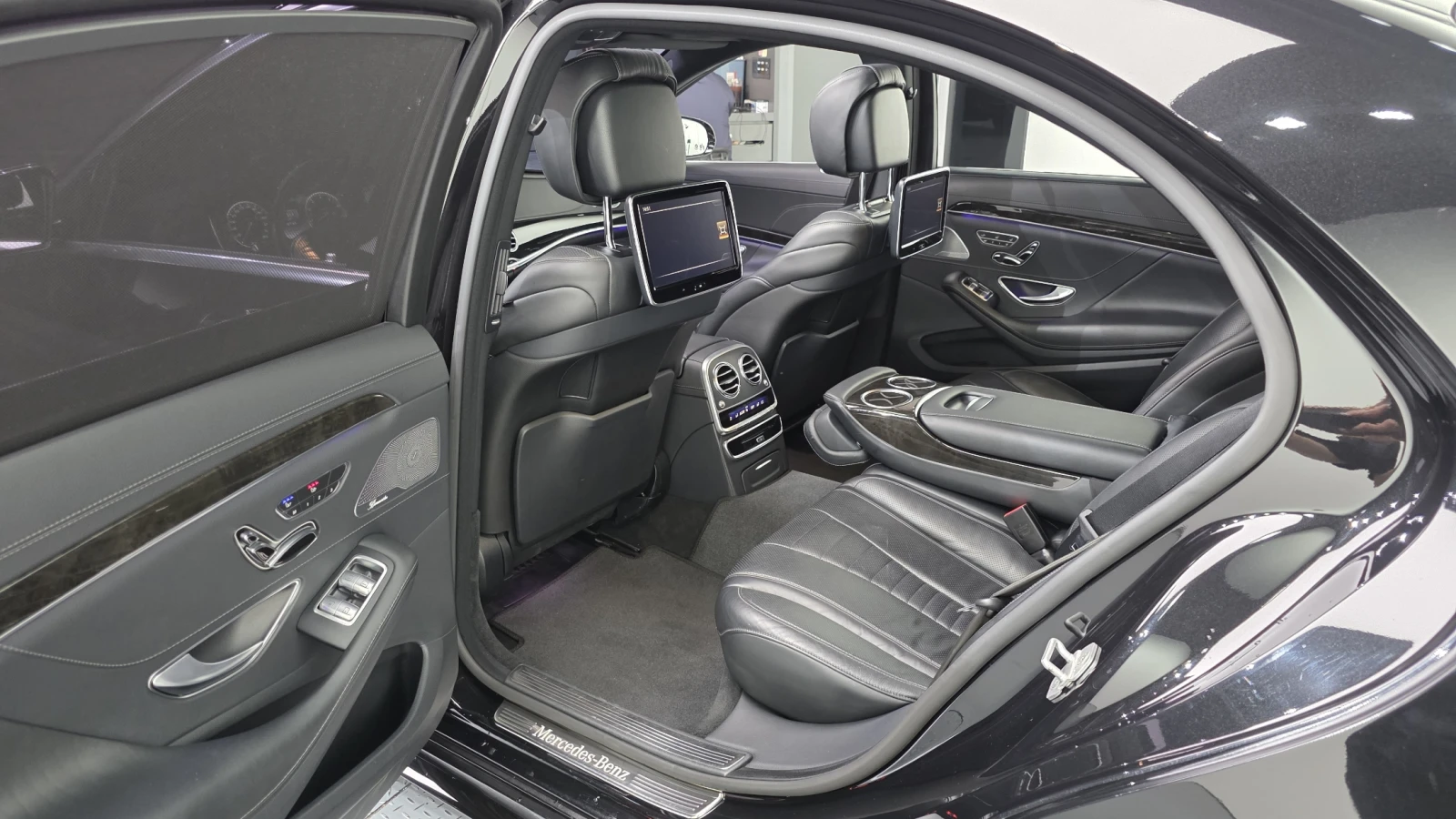 Mercedes-Benz S 500 63 AMG FACE* МАСАЖ* ОБДУХ* ВАКУМ* 360* DIS* КРАЙНА, снимка 16 - Автомобили и джипове - 54876356