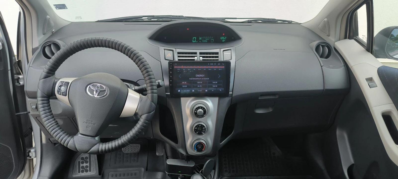 Toyota Yaris, снимка 10 - Автомобили и джипове - 55178874