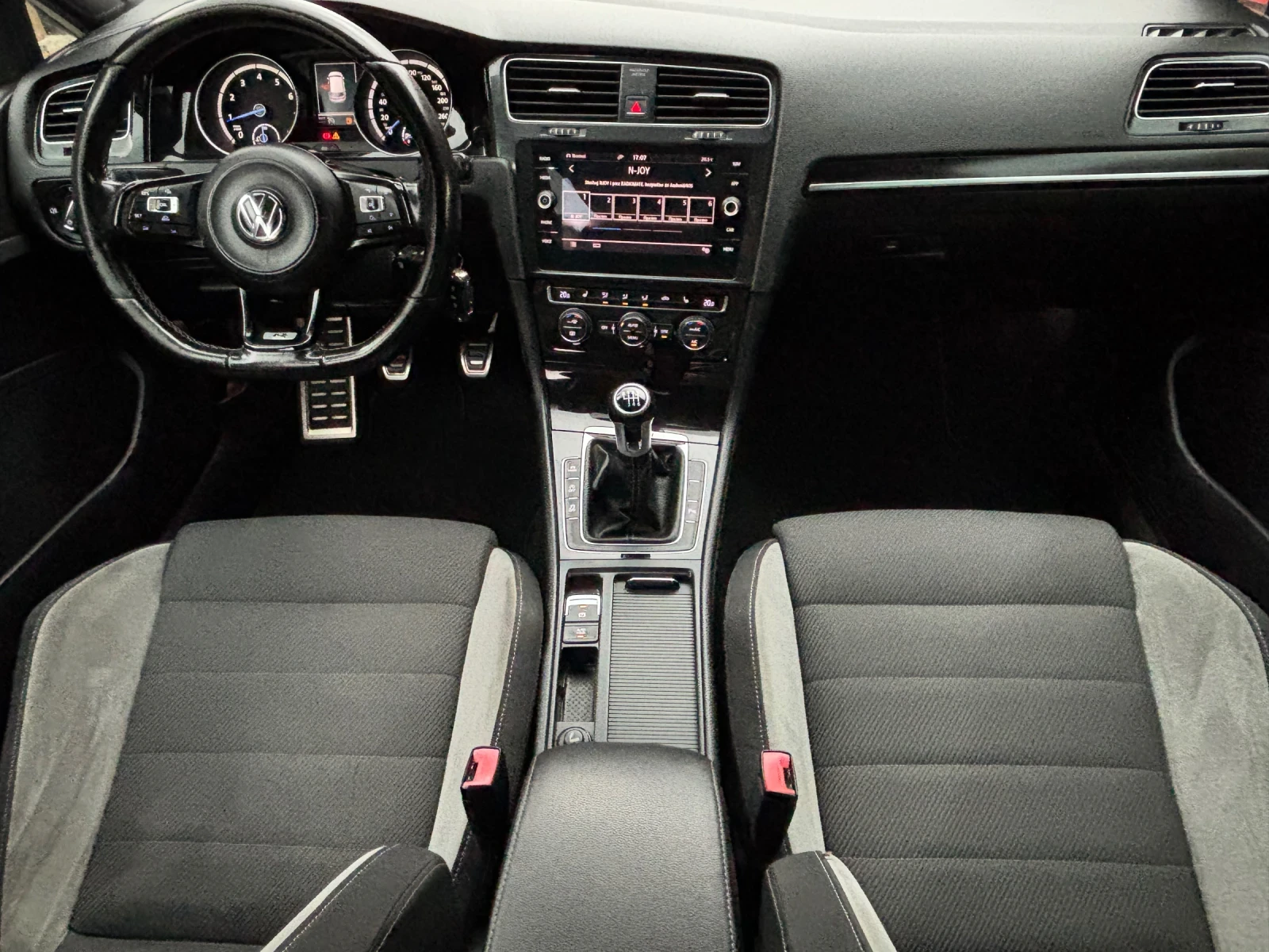 VW Golf 7 R 2.0 TSI / 4x4 / R20 / SPORT SUSPENSION /, снимка 9 - Автомобили и джипове - 55212971