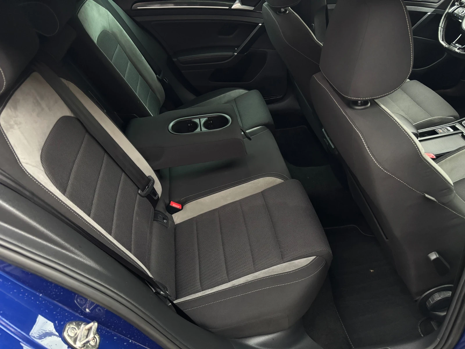 VW Golf 7 R 2.0 TSI / 4x4 / R20 / SPORT SUSPENSION /, снимка 5 - Автомобили и джипове - 55212971