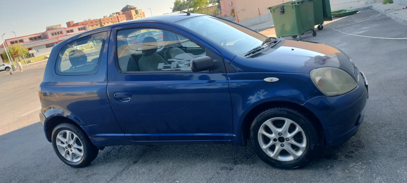 Toyota Yaris 1.3 VVT-i (86к.с.) с 3 врати, снимка 6 - Автомобили и джипове - 55250011