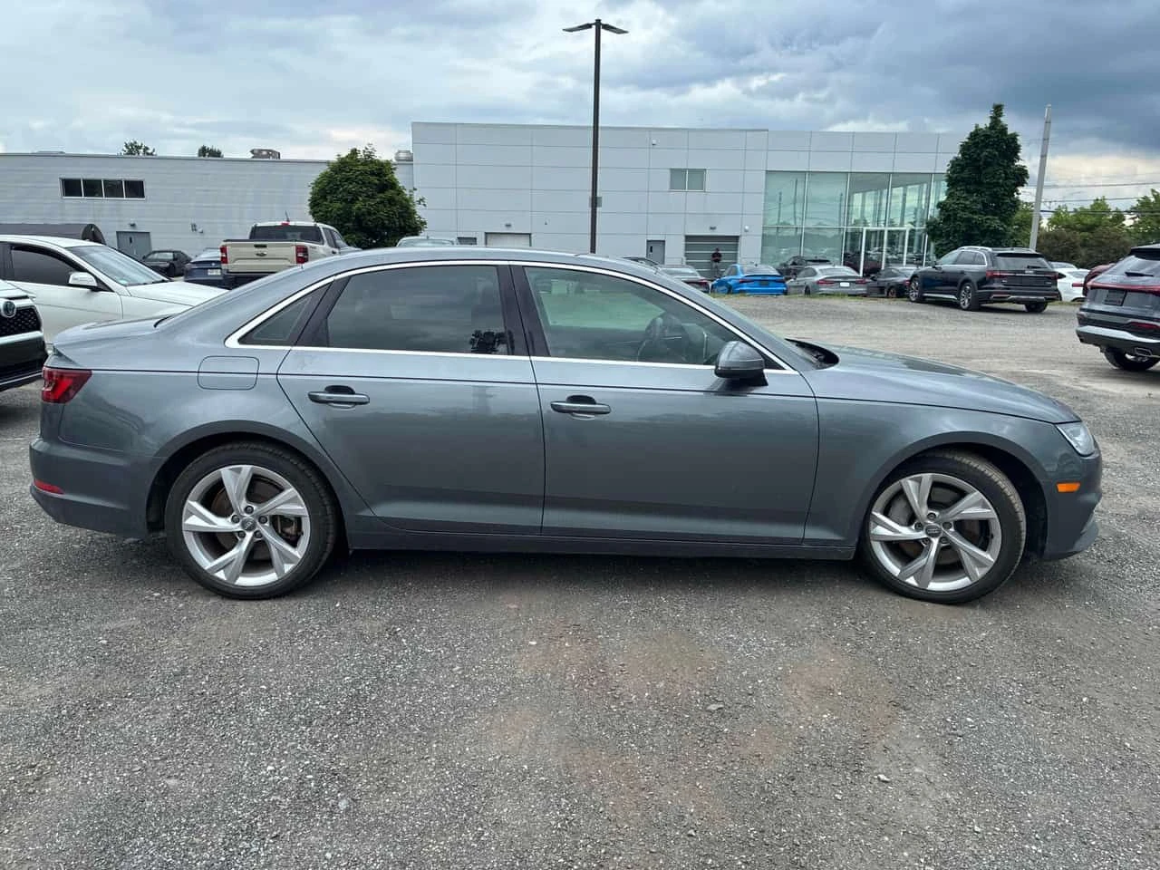 Audi A4 * Progressiv * CARFAX * АВТОКРЕДИТ * , снимка 3 - Автомобили и джипове - 55413353