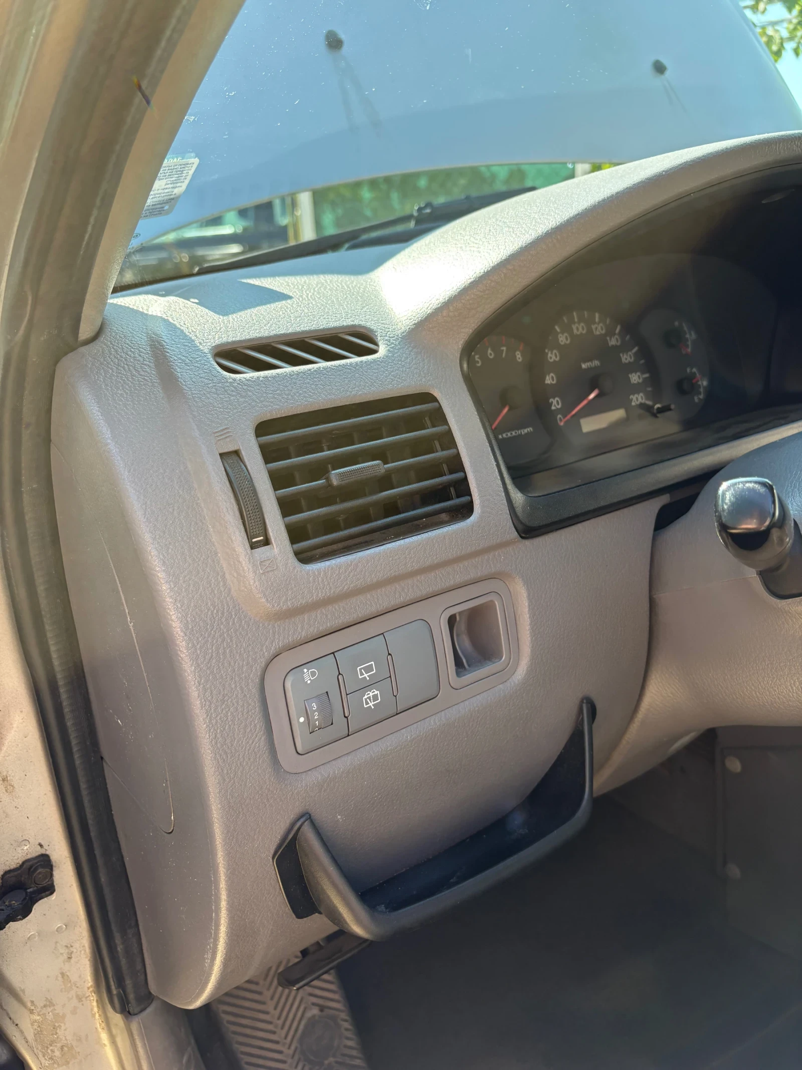 Kia Rio Автомобилът е с изцяло обслужена ходова част. Двиг, снимка 10 - Автомобили и джипове - 55471891