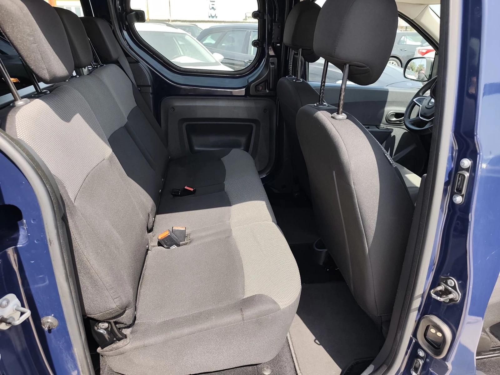 Dacia Dokker 1.6ГАЗ, Без климатик , снимка 7 - Автомобили и джипове - 55855669