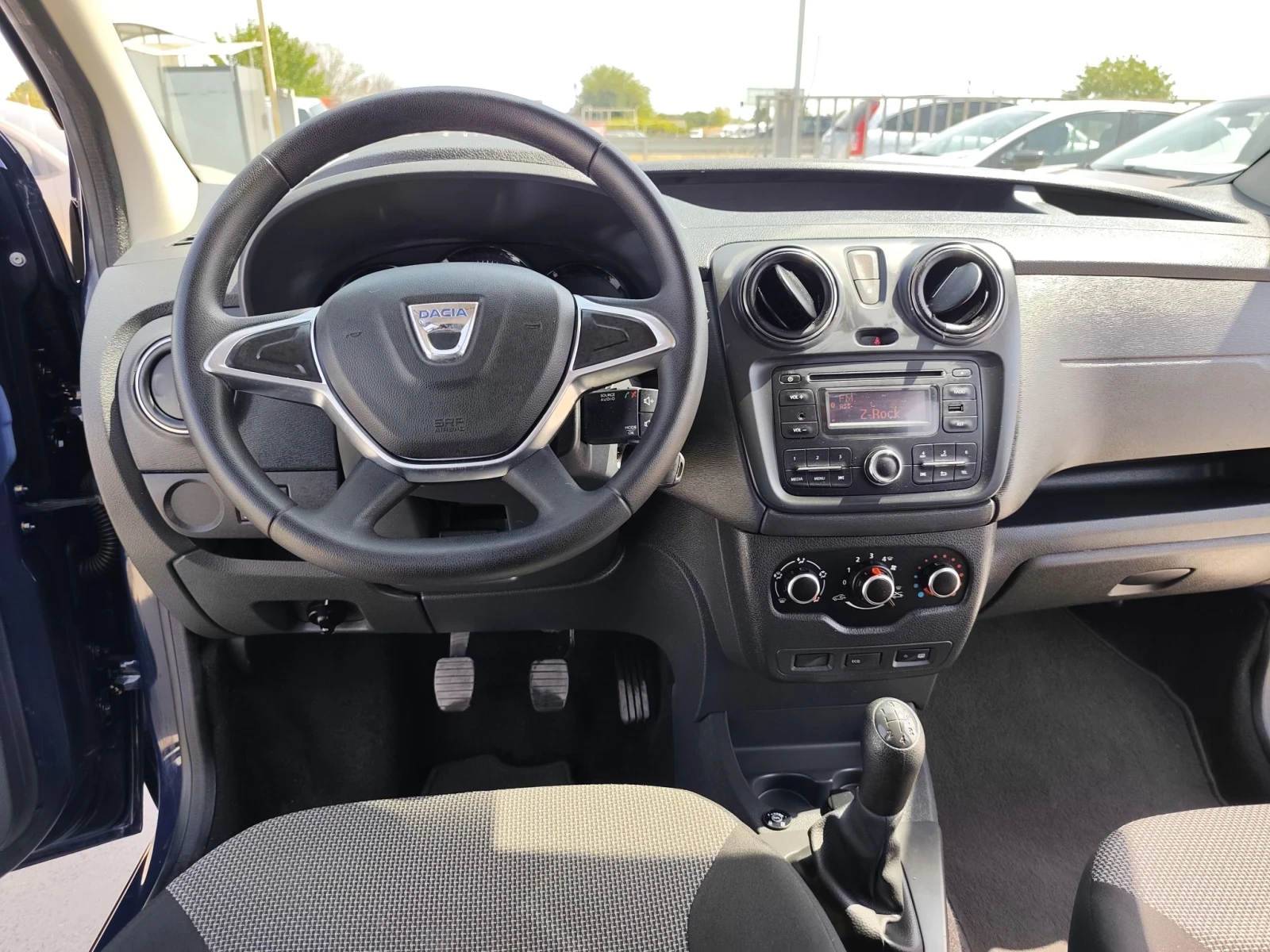 Dacia Dokker 1.6ГАЗ, Без климатик , снимка 10 - Автомобили и джипове - 55855669