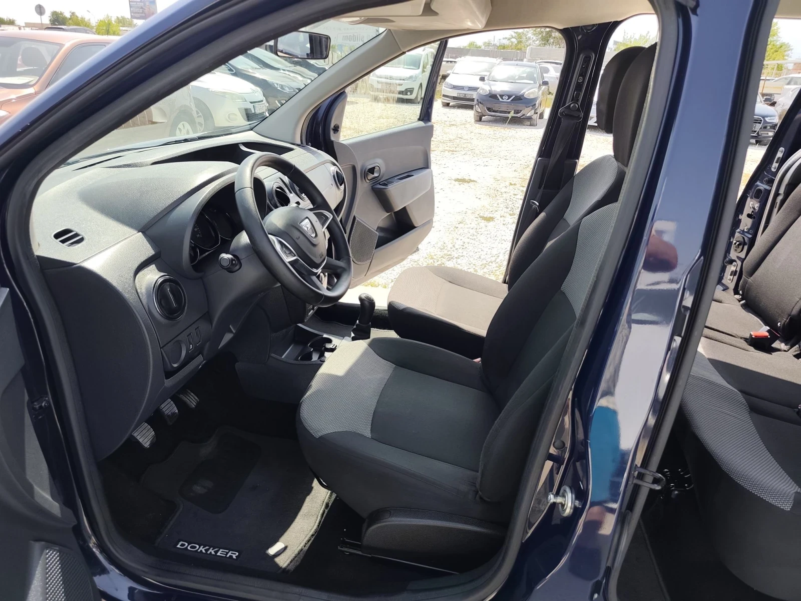 Dacia Dokker 1.6ГАЗ, Без климатик , снимка 9 - Автомобили и джипове - 55855669