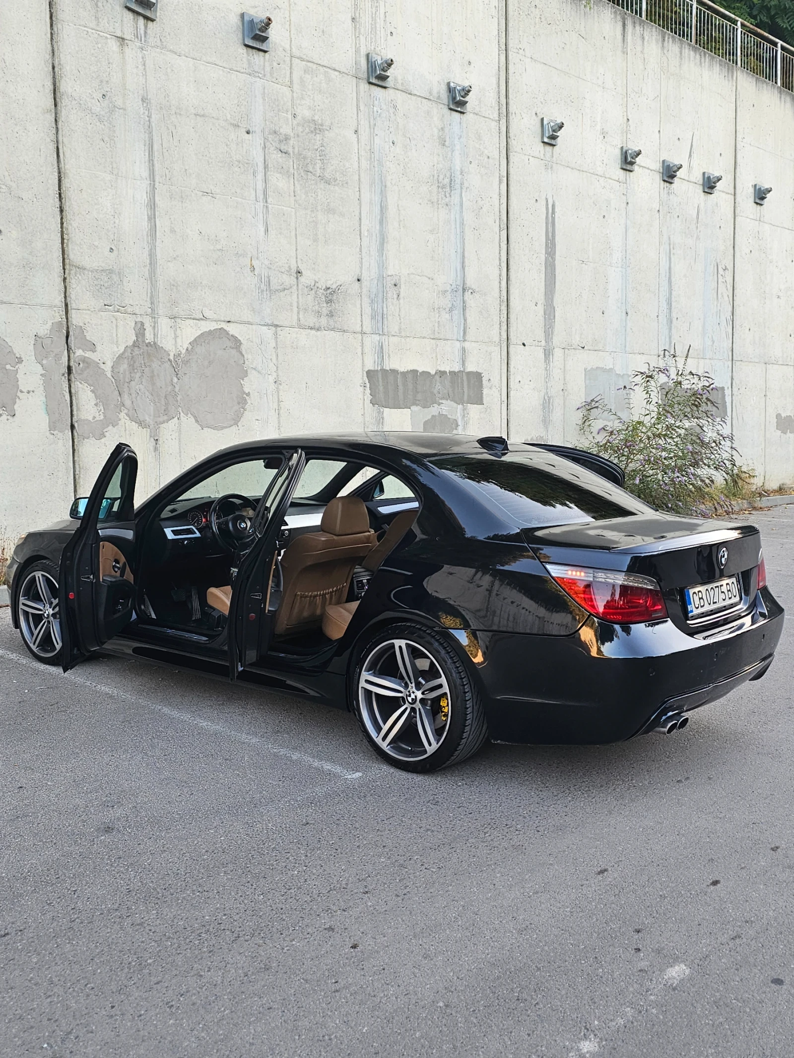 BMW 525 3.0 M57 | Facelift | M пакет | Automatic, снимка 5 - Автомобили и джипове - 56120705
