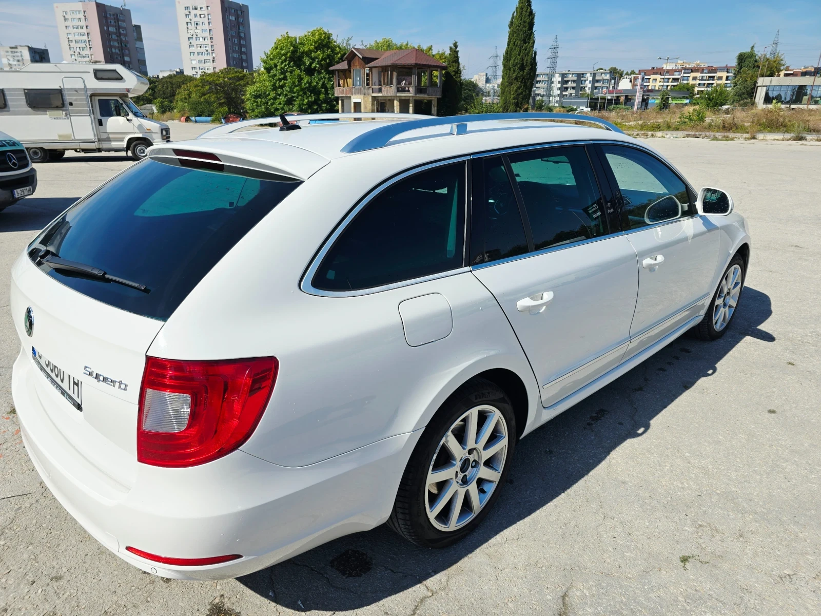 Skoda Superb 2.0TDI 170PS, снимка 3 - Автомобили и джипове - 56145067